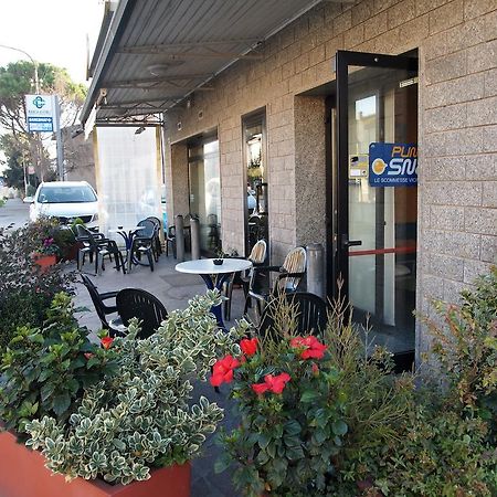 Caffetteria Dell'Angolo Hotel Borghetto Secondo Екстериор снимка