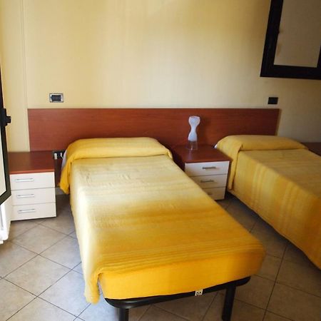 Caffetteria Dell'Angolo Hotel Borghetto Secondo Екстериор снимка