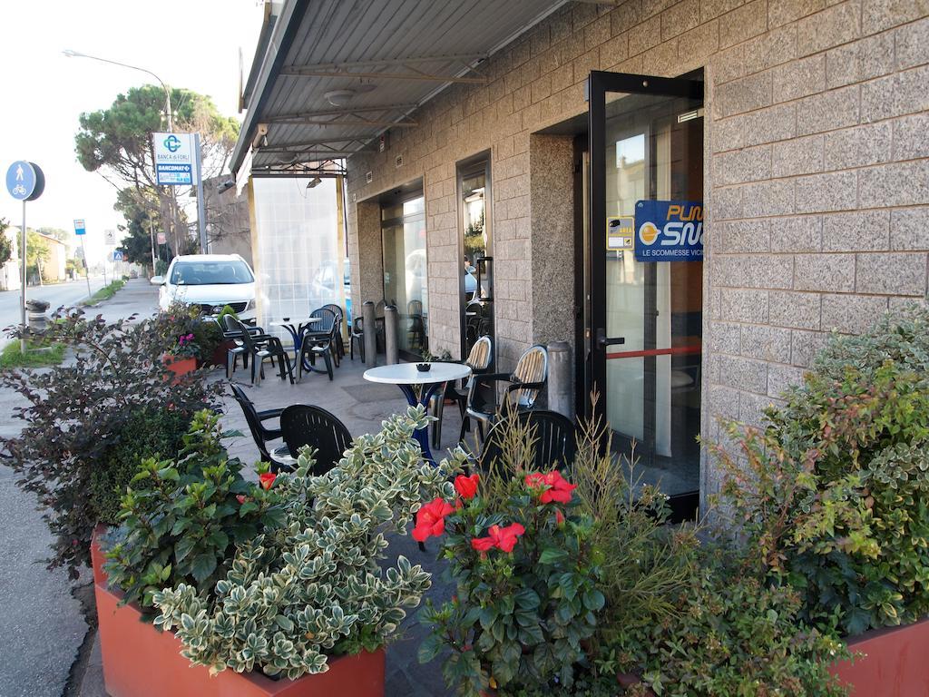 Caffetteria Dell'Angolo Hotel Borghetto Secondo Екстериор снимка