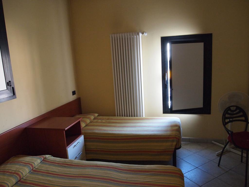 Caffetteria Dell'Angolo Hotel Borghetto Secondo Екстериор снимка