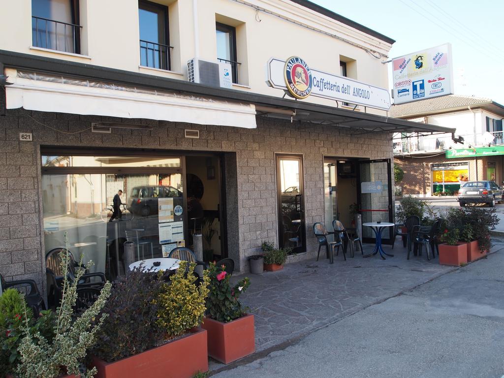 Caffetteria Dell'Angolo Hotel Borghetto Secondo Екстериор снимка