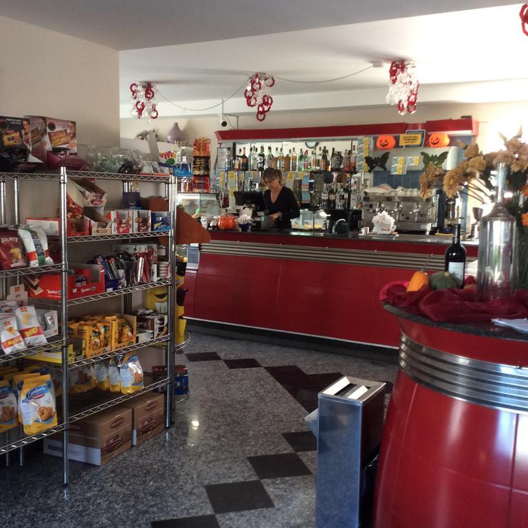 Caffetteria Dell'Angolo Hotel Borghetto Secondo Екстериор снимка